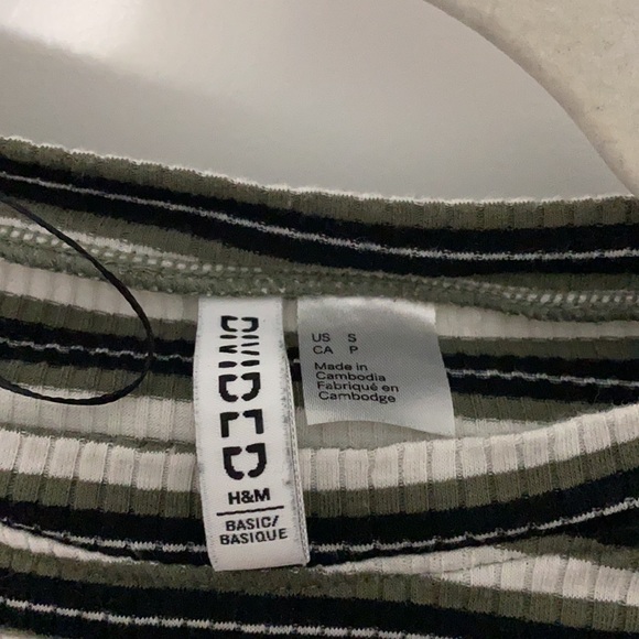 green striped cropped t shirt - Picture 3 of 3